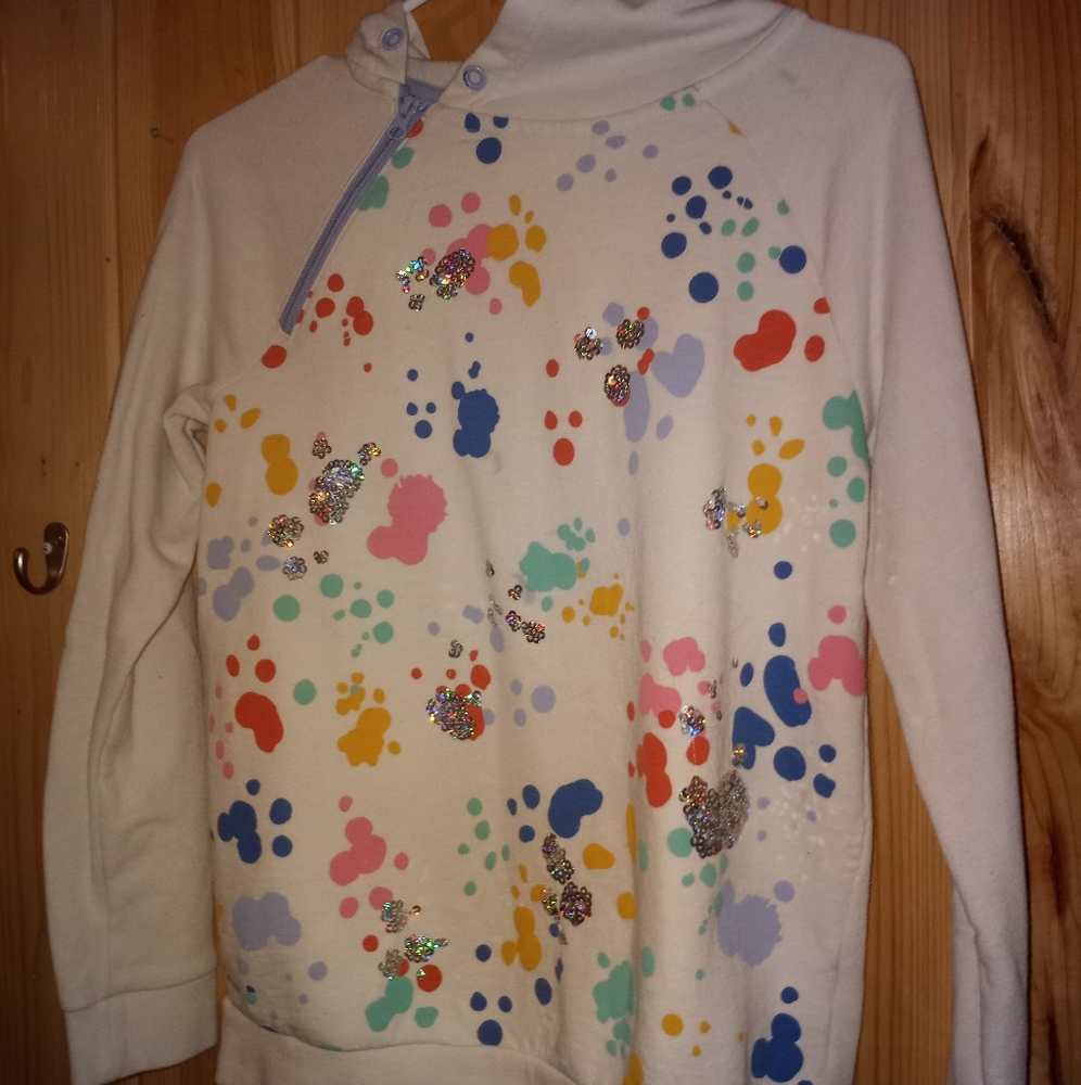 Sweatshirt